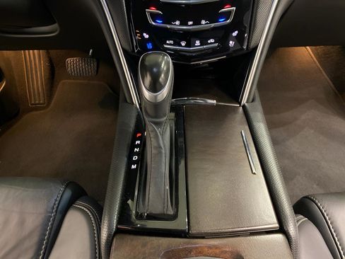 Used 2019 Cadillac XTS Luxury image 14