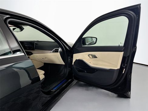 Used 2025 BMW 330i xDrive Sedan w/ Convenience Package image 26
