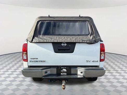Used 2018 Nissan Frontier SV image 6