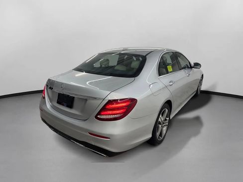 Used 2020 Mercedes-Benz E 350 Sedan image 10