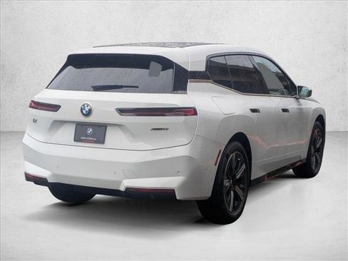 New 2026 BMW iX xDrive60 image 2