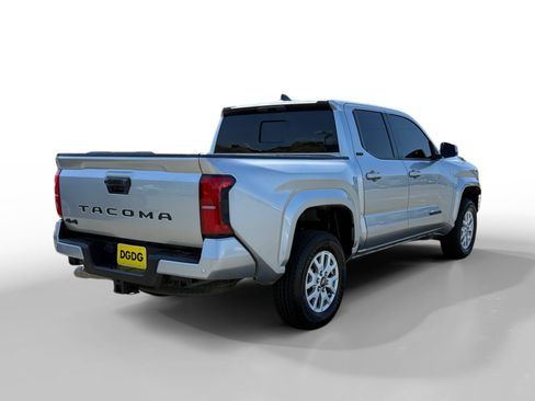 Used 2024 Toyota Tacoma SR5 w/ SR5 Upgrade Package AWD/4WD image 5