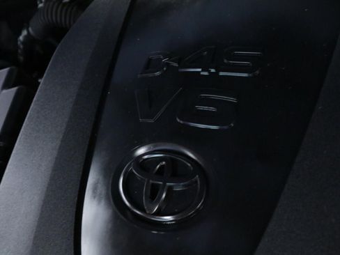 Used 2021 Toyota Tacoma TRD Sport w/ Technology Package RWD image 8