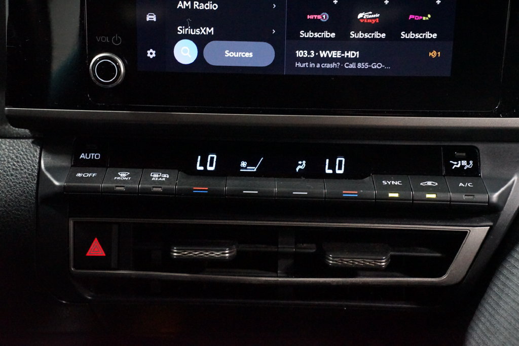 Certified 2025 Toyota Camry SE FWD image 20