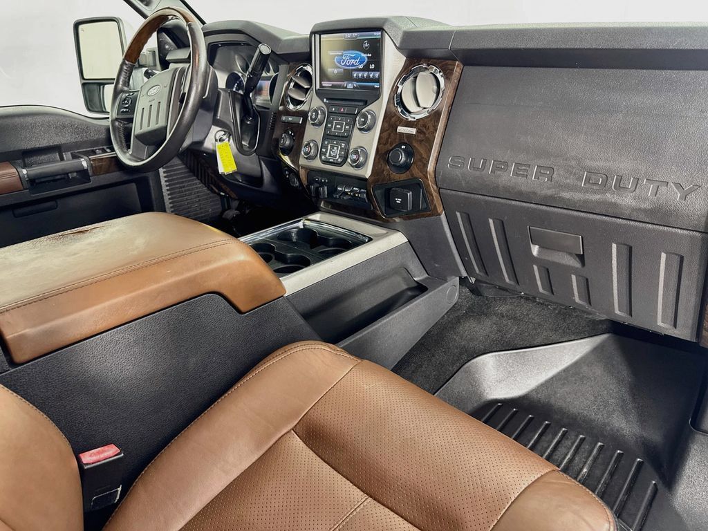 Used 2015 Ford F250 Platinum w/ FX4 Off-Road Package AWD/4WD image 36