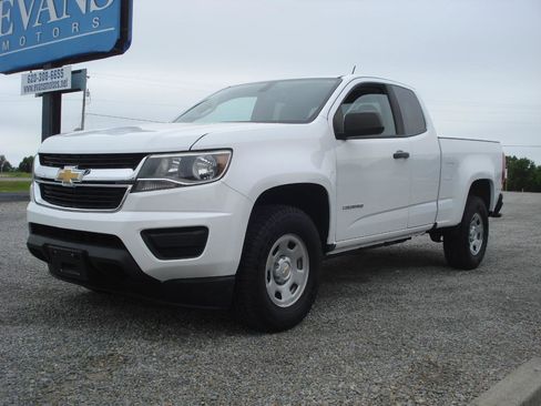 Used 2018 Chevrolet Colorado W/T w/ WT Convenience Package RWD image 4