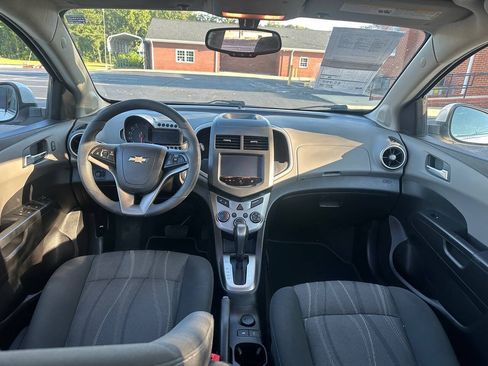 Used 2016 Chevrolet Sonic LT FWD image 14