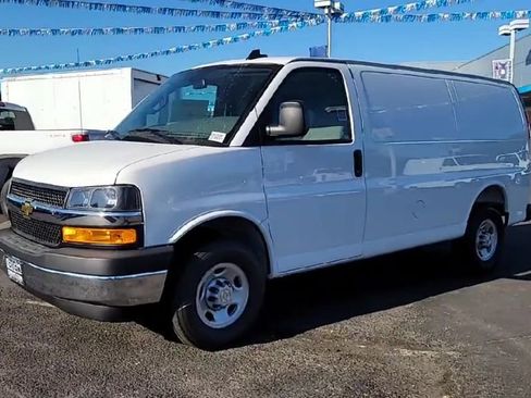 New 2025 Chevrolet Express 2500 w/ Driver Convenience Package image 4