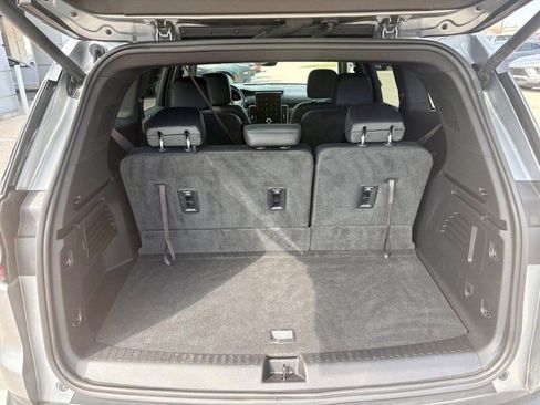 Used 2024 GMC Acadia AT4 w/ Super Cruise Package AWD/4WD image 5