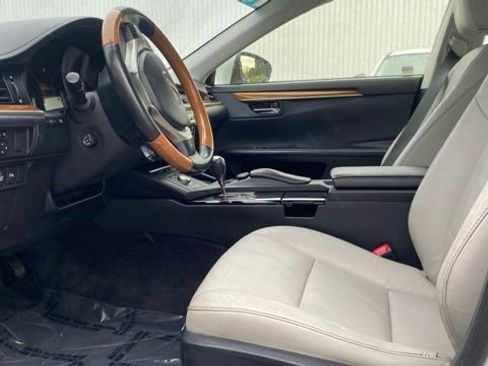 Used 2015 Lexus ES 300h 300h image 10