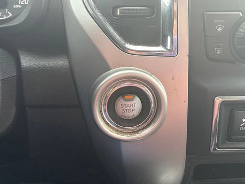 Used 2021 Nissan Titan SV w/ SV Convenience Package RWD image 26