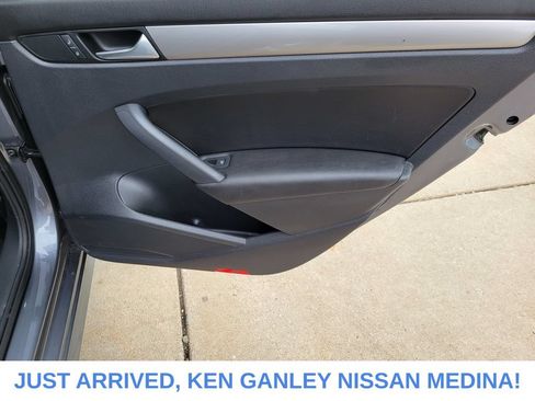 Used 2015 Volkswagen Passat 1.8T Limited Edition FWD image 19