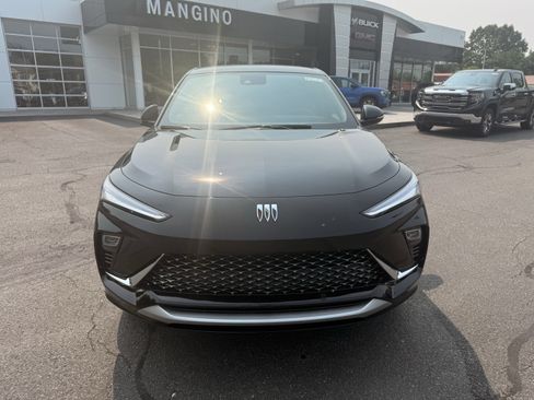 New 2025 Buick Envista Avenir image 8