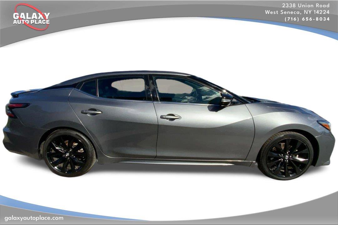 Used 2021 Nissan Maxima SR w/ Sport Mat Group FWD image 4