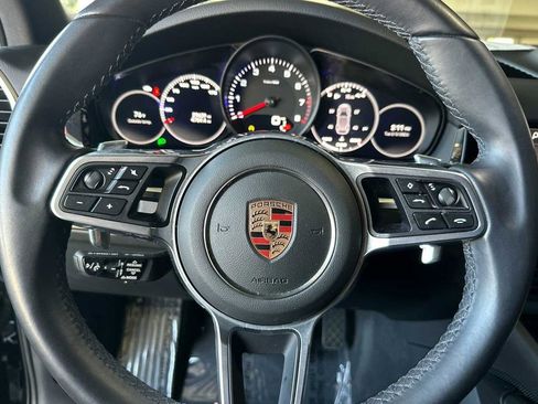 Used 2023 Porsche Cayenne image 29