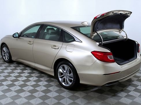 Used 2019 Honda Accord LX image 10