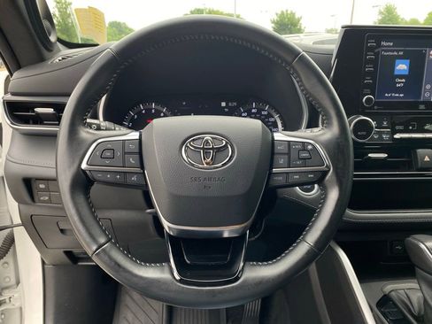 Used 2021 Toyota Highlander XSE FWD image 13