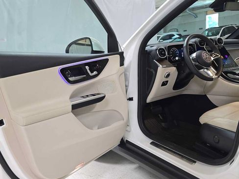 Used 2026 Mercedes-Benz GLC 300 4MATIC image 19