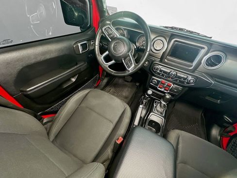 Used 2019 Jeep Wrangler Unlimited Sahara AWD/4WD image 9
