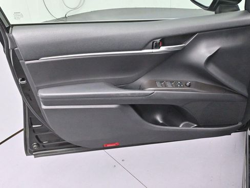 Used 2021 Toyota Camry SE w/ Cold Weather Package AWD/4WD image 9
