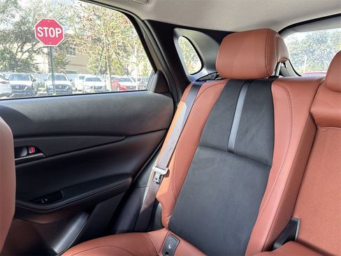 New 2024 MAZDA CX-30 Carbon image 18