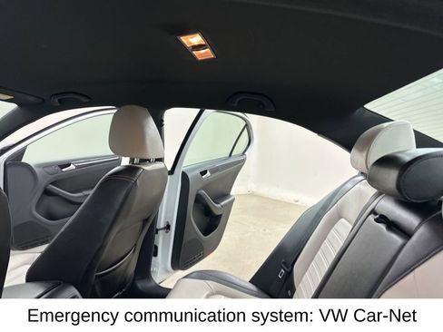 Used 2015 Volkswagen Jetta Sport FWD image 28