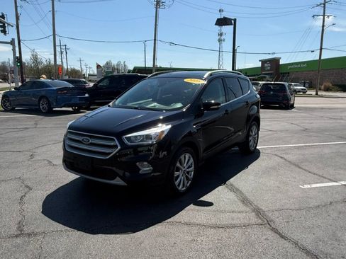 Used 2018 Ford Escape Titanium image 6