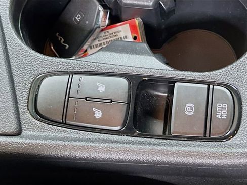 Certified 2022 Kia Niro EX image 19