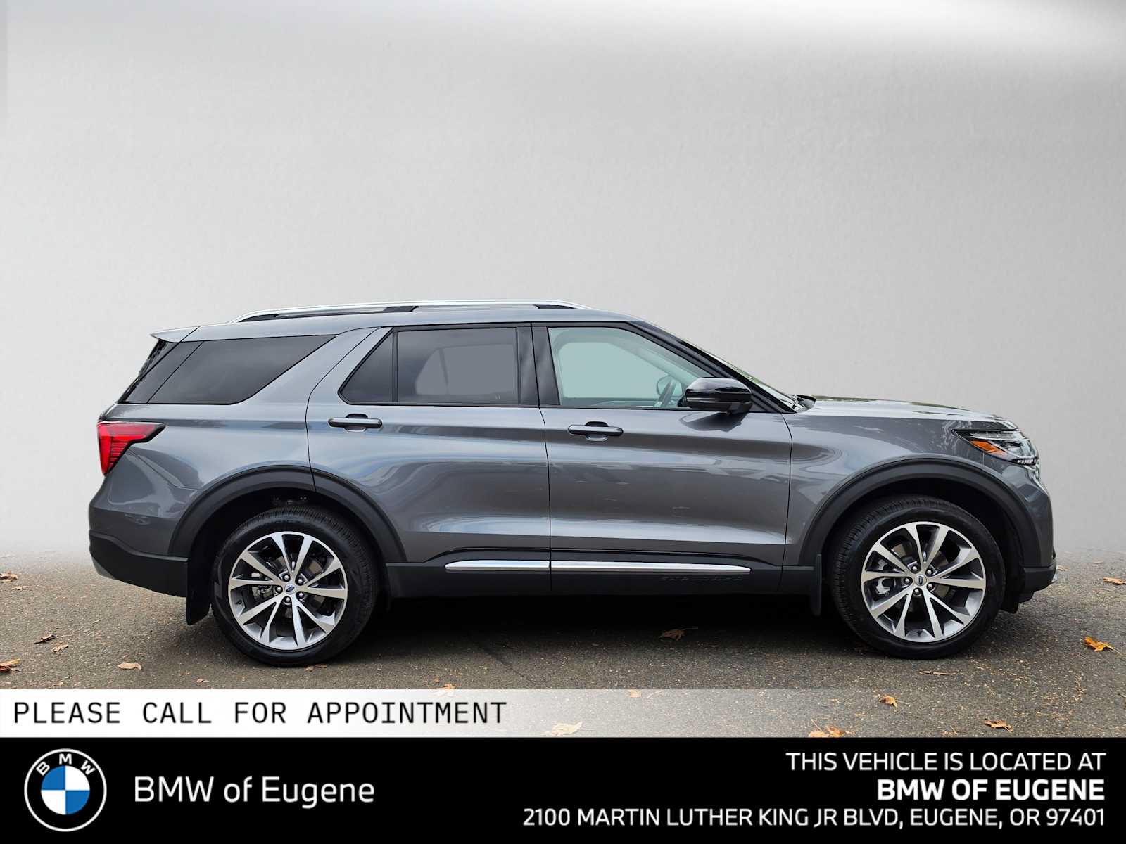 Used 2025 Ford Explorer Platinum w/ Ultimate Package AWD/4WD image 2