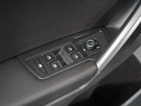 Used 2021 Volkswagen Tiguan SE w/ Panoramic Sunroof Package AWD/4WD image 28