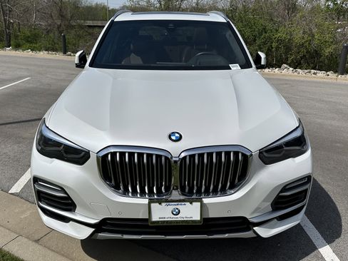 Used 2019 BMW X5 xDrive40i w/ Premium Package 2 AWD/4WD image 3