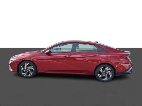 Used 2025 Hyundai Elantra Sport FWD image 4