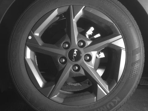 Used 2025 Kia K4 LXS image 14