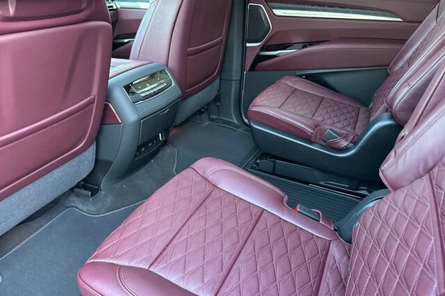 New 2026 Cadillac Escalade ESV Sport w/ LPO, ONYX Package AWD/4WD image 12