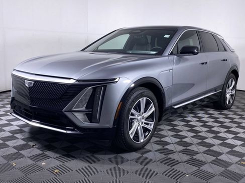 Certified 2024 Cadillac Lyriq Tech AWD/4WD image 17