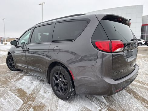 Used 2020 Chrysler Pacifica Limited image 6