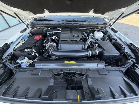 Certified 2024 Nissan Frontier SV image 24