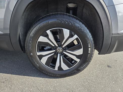 Used 2025 Volkswagen Atlas SE image 31