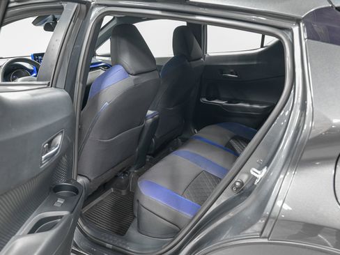 Used 2022 Toyota C-HR XLE image 26