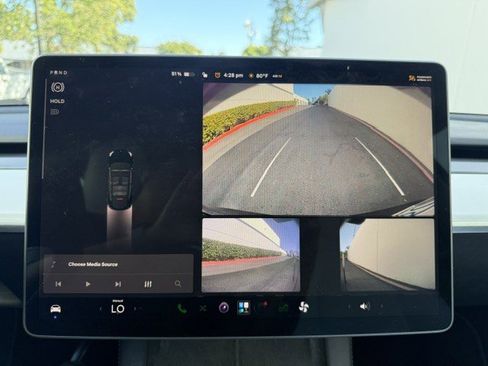 Used 2022 Tesla Model Y Long Range AWD/4WD image 16