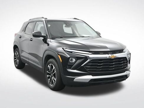 Used 2025 Chevrolet TrailBlazer LT FWD image 3