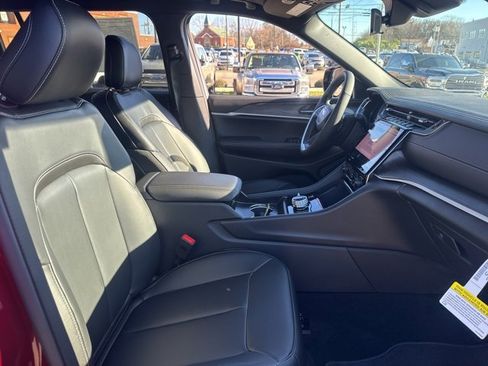 New 2025 Jeep Grand Cherokee L Limited w/ Trailer Tow Package image 10