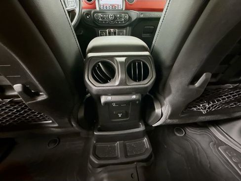 Used 2021 Jeep Wrangler Unlimited Rubicon image 25