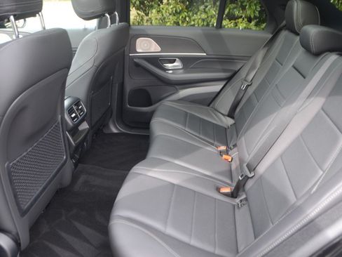Used 2025 Mercedes-Benz GLE 350 4MATIC w/ AMG Line Exterior image 16
