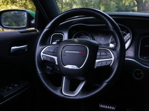 Used 2015 Dodge Charger R/T Scat Pack w/ Beats Audio Group RWD image 9