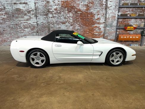 Used 1998 Chevrolet Corvette Convertible w/ Memory Pkg RWD image 7