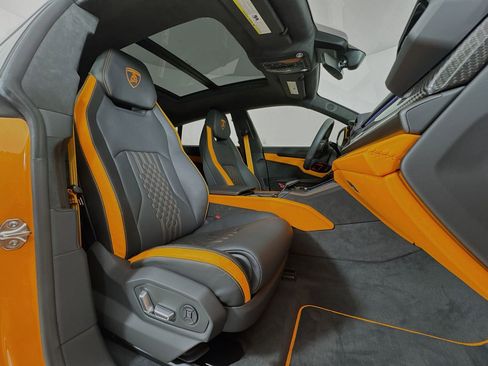 Used 2025 Lamborghini Urus SE AWD/4WD image 9