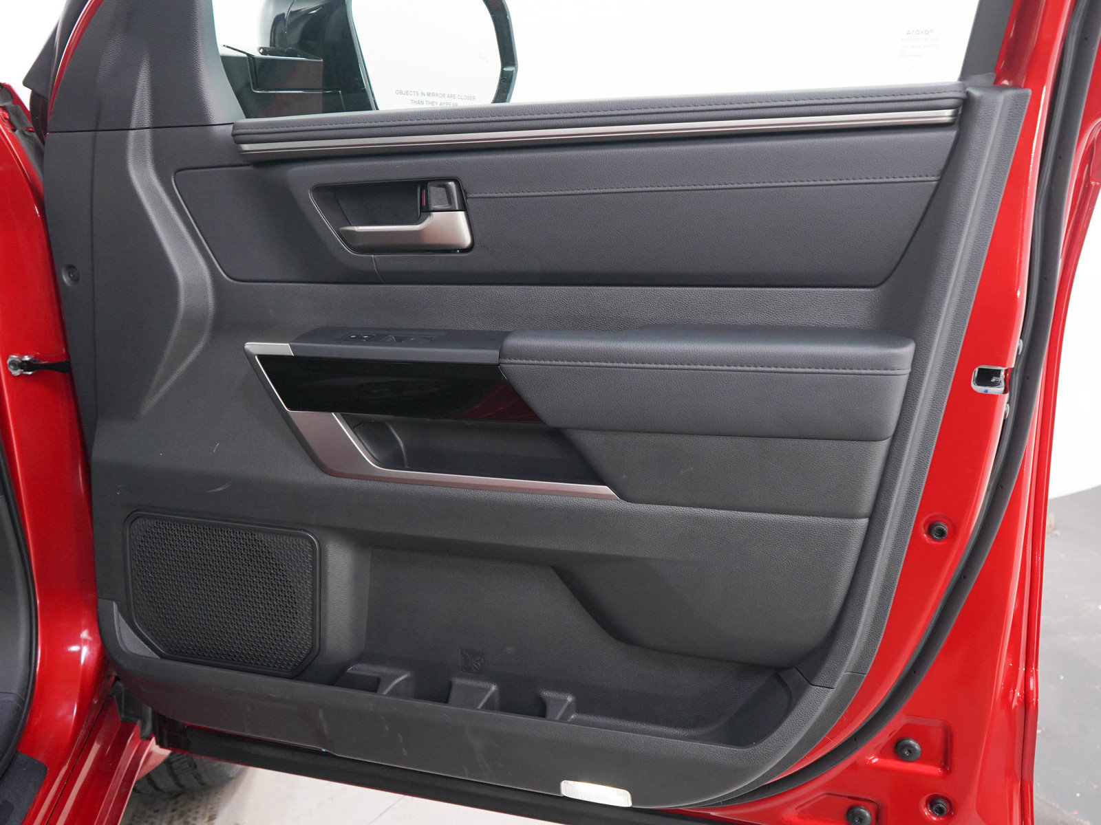 Used 2025 Toyota Tundra Limited AWD/4WD image 12