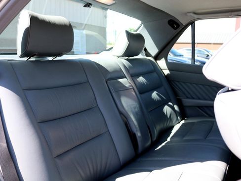 Used 1990 Mercedes-Benz 300 SE image 25