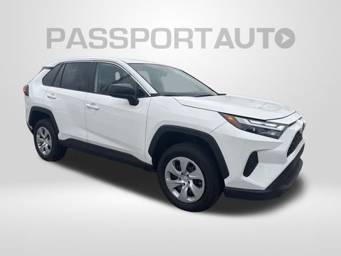 Used 2025 Toyota RAV4 LE image 9